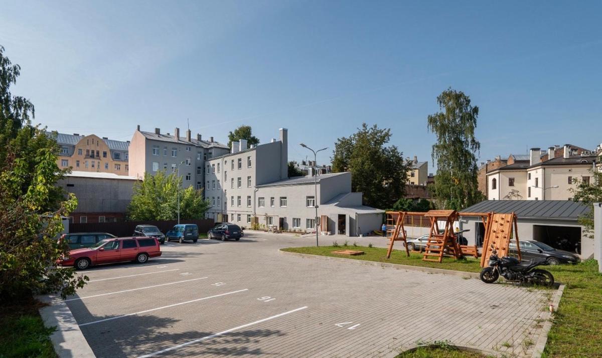 Spacious Home In Central Рига Екстериор снимка